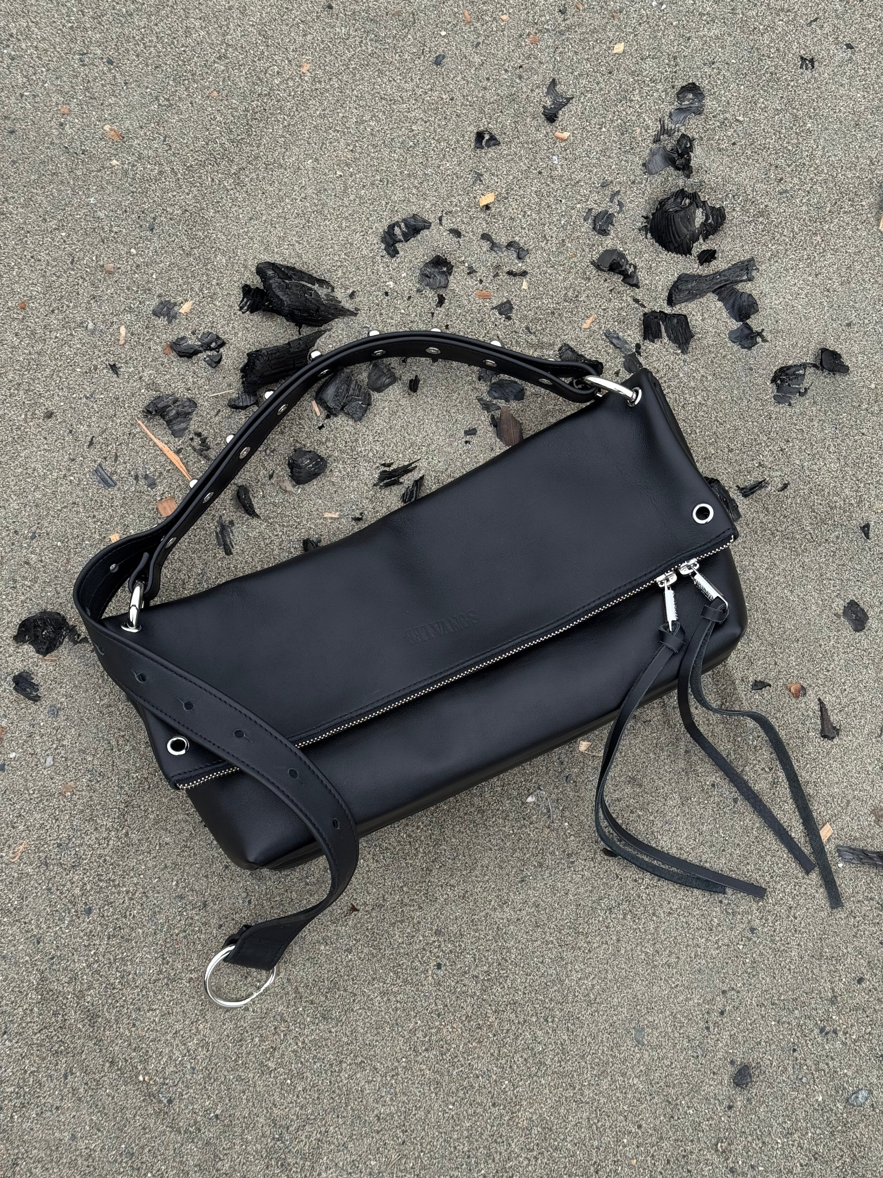 Introducing DESHA: Two bags in one